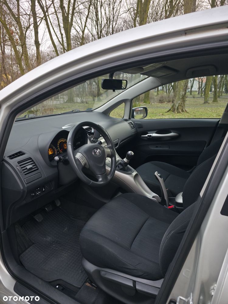 Toyota Auris 1.4 D-4D Premium - 3