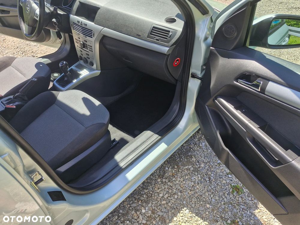 Opel Astra 1.4 Enjoy - 24