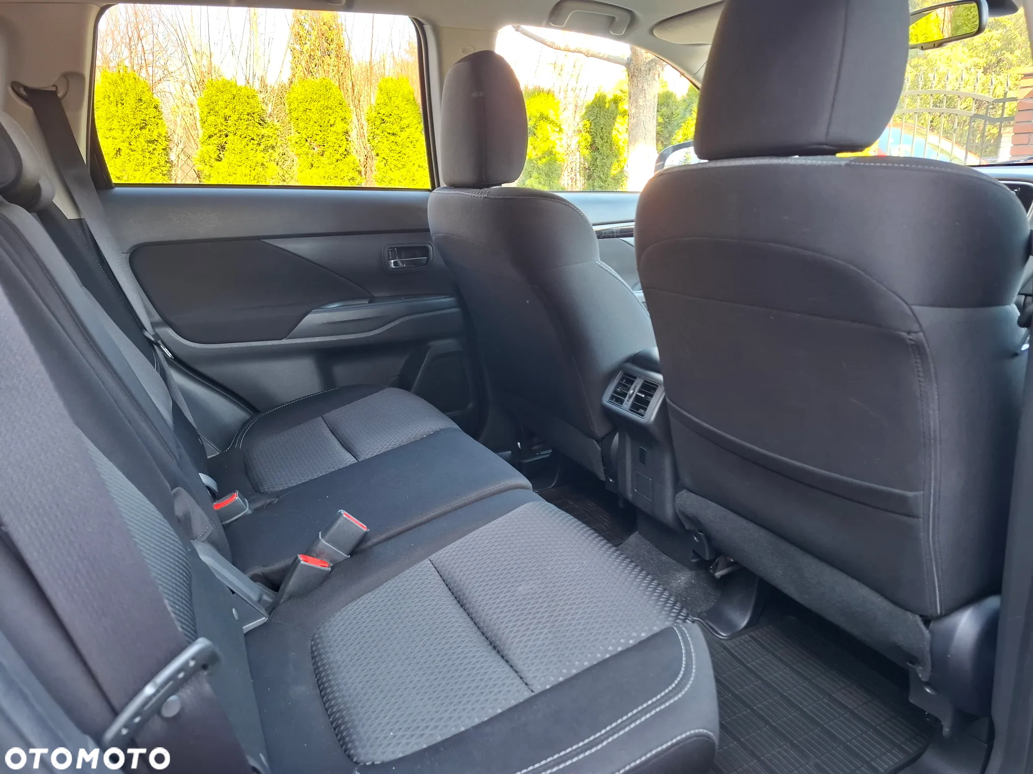Mitsubishi Outlander 2.0 Intense 2WD CVT - 26