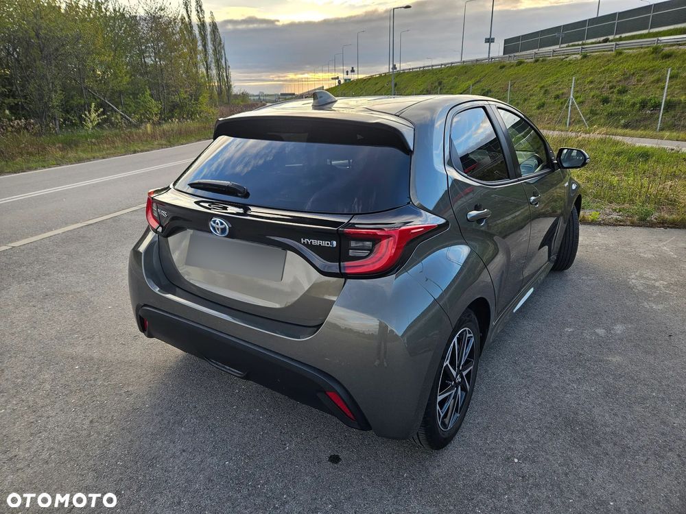 Toyota Yaris - 12