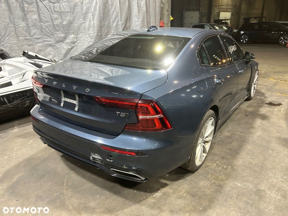 Volvo S60 T5 AWD Momentum Pro - 11