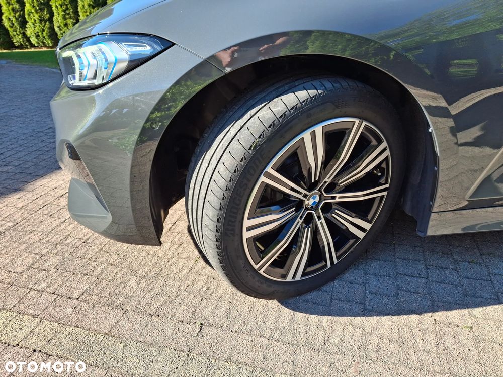 BMW Seria 3 320d xDrive mHEV sport - 37