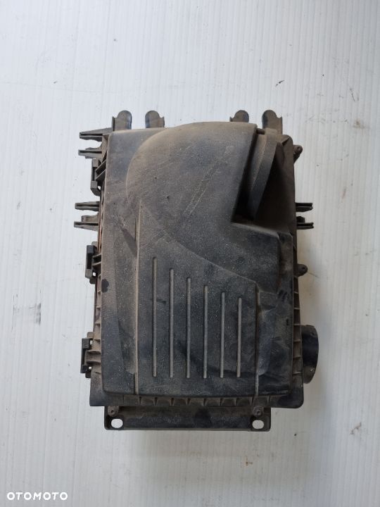 OBUDOWA FILTRA POWIETRZA MASTER MOVANO 3.0 DCI 04-10r.