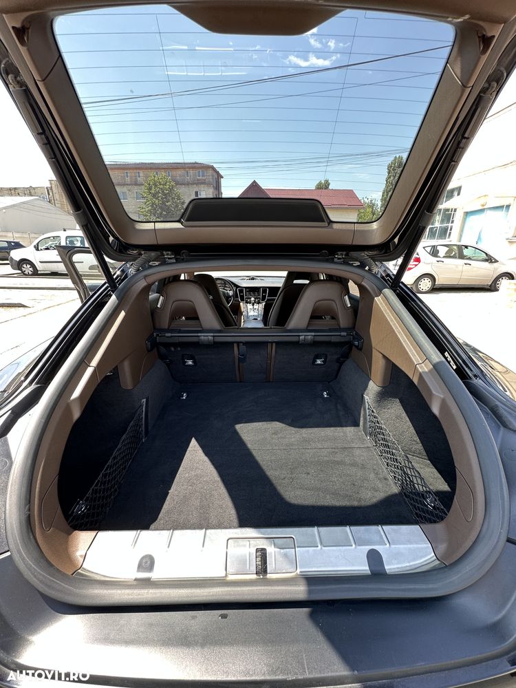 Porsche Panamera - 23