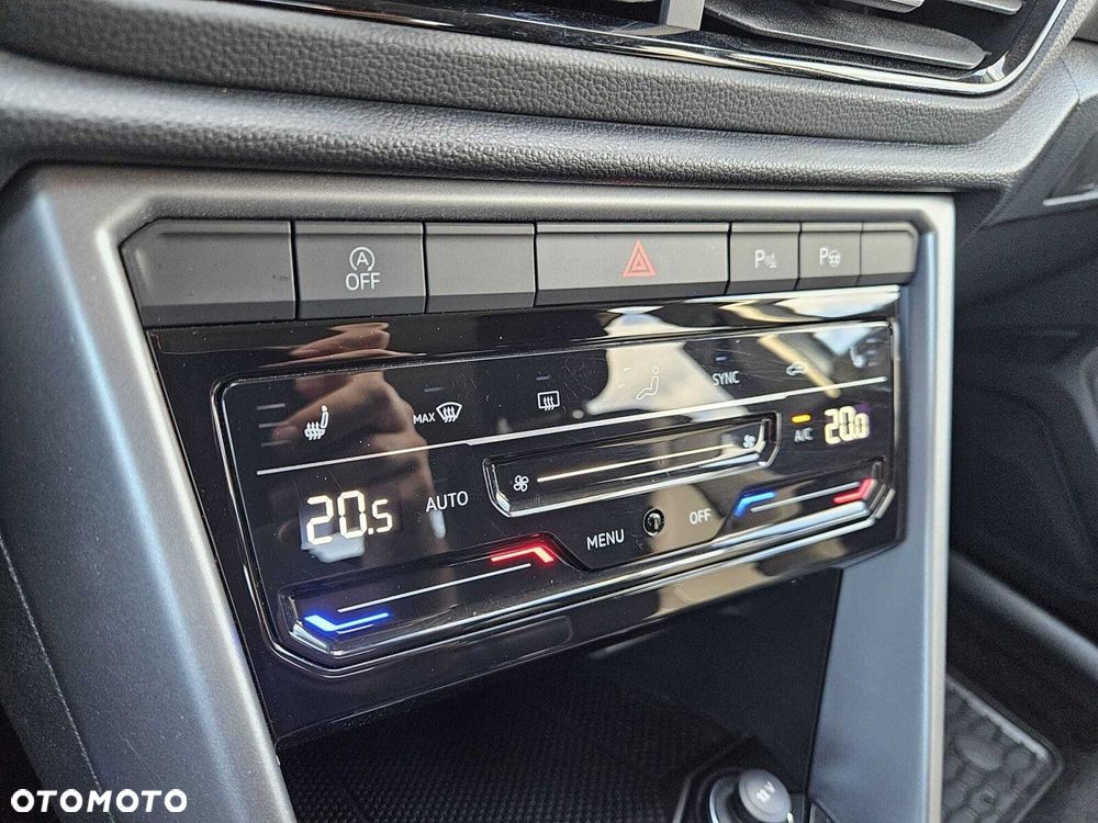 Volkswagen T-Roc - 16