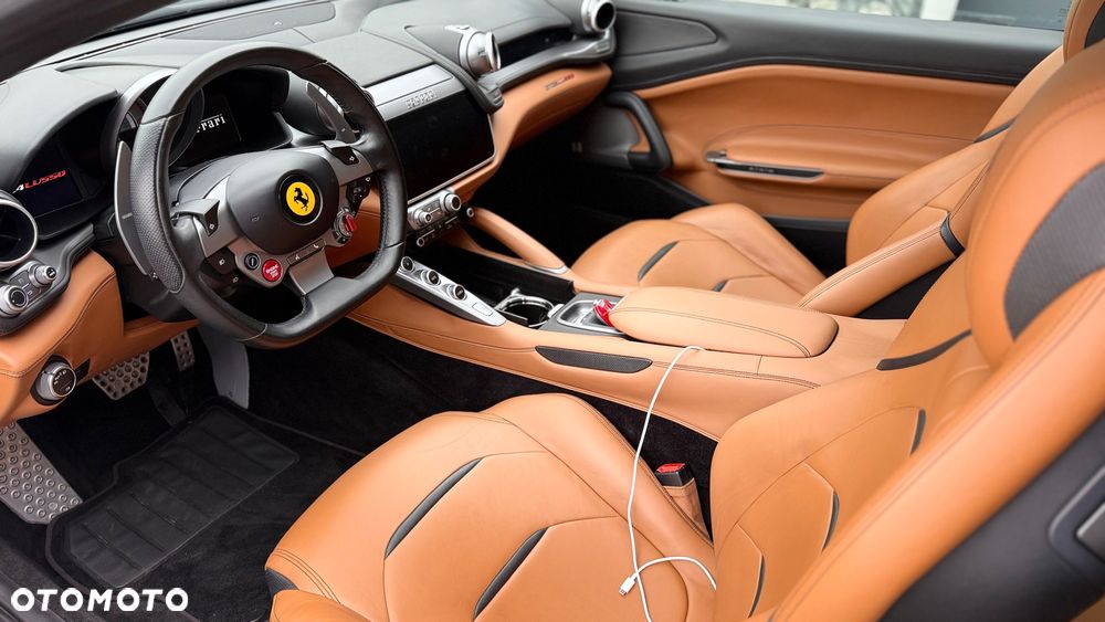 Ferrari GTC4Lusso - 9