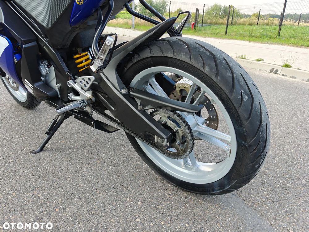 Yamaha YZF - 13