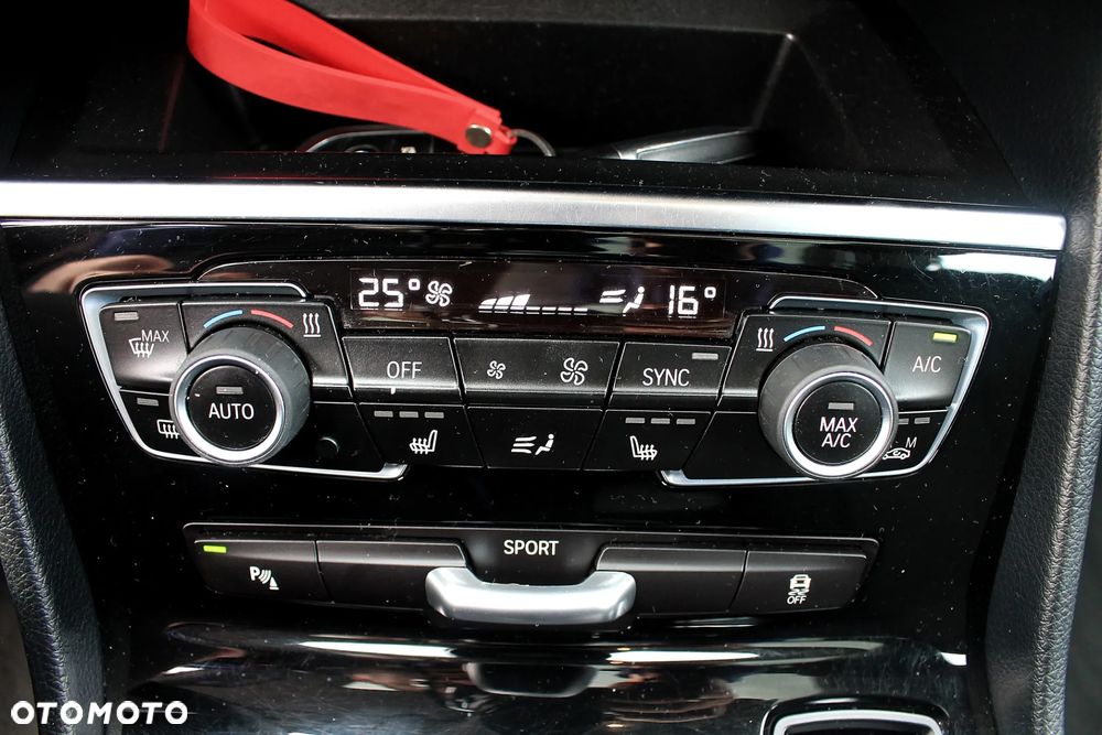 BMW Seria 2 220d xDrive Sport-Aut - 16