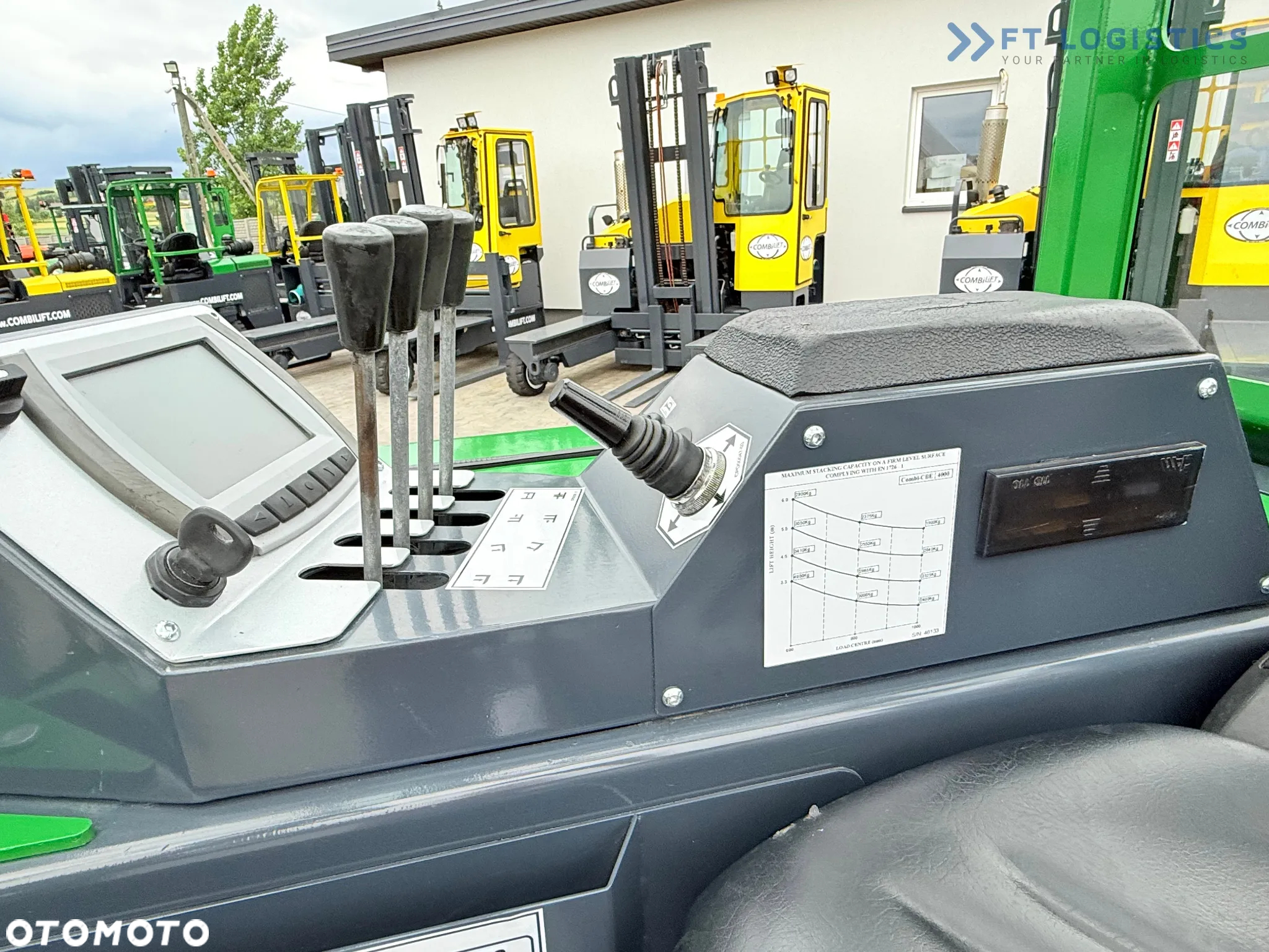 Combilift CBE4000 / TRIPLEX 5200MM / ELEKTRYCZNY / WOLNY SKOK / POZYCJONER / PRZESUW WIDEŁ / JAK NOWY - 14