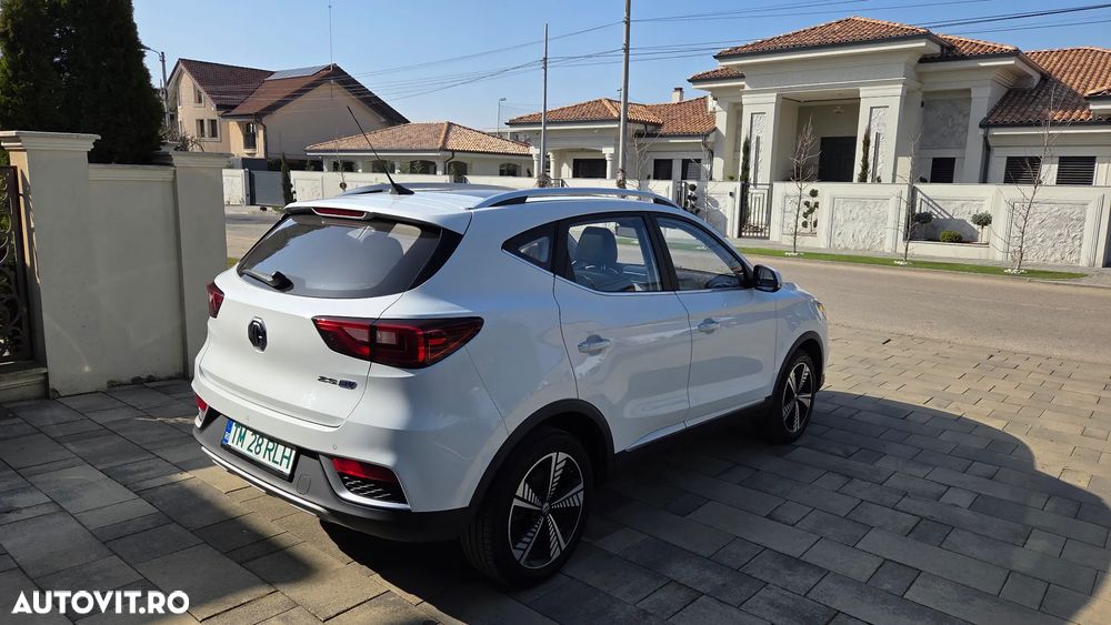 MG ZS EV Standard Luxury - 10