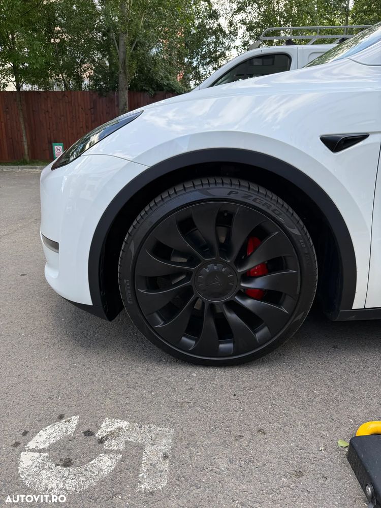 Tesla Model Y - 4