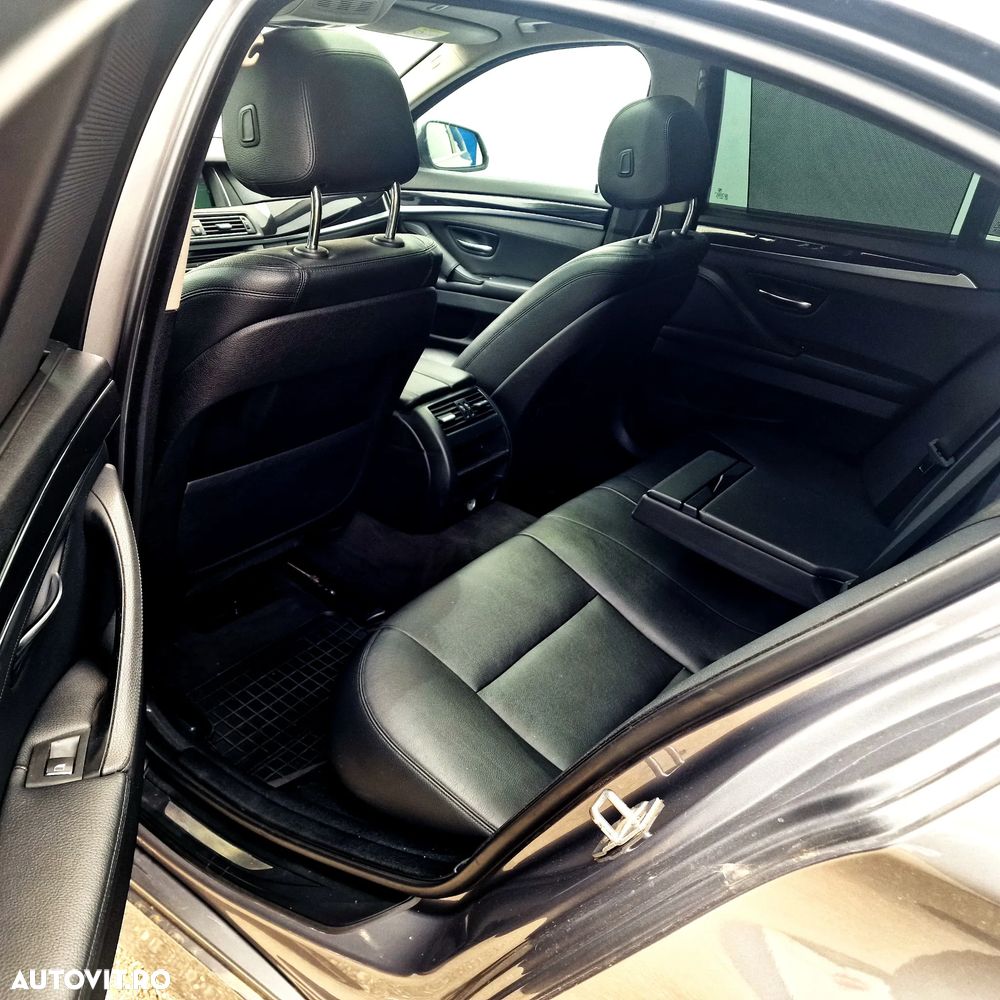 BMW Seria 5 520d Luxury Line - 12