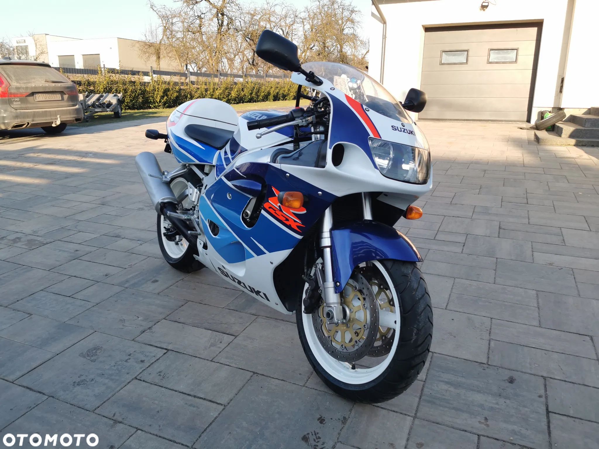 Suzuki GSX-R - 1