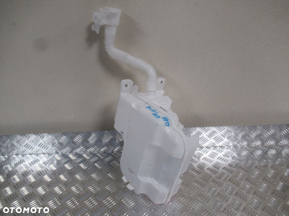 ZBIORNICZEK SPRYSKIWACZY AUDI A3 IV SKODA OCTAVIA IV 4 2020- - 1