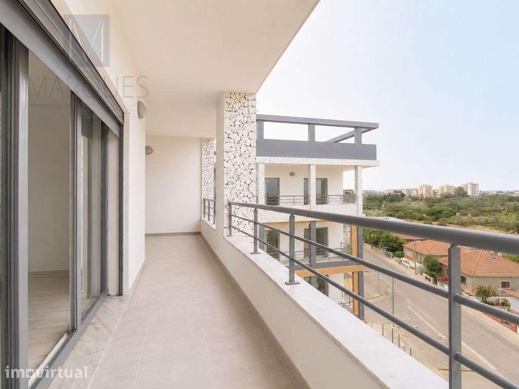 Apartamento T3 Duplex em Condomínio Privado com Varandas, Arrecadaç... - Grande imagem: 4/29