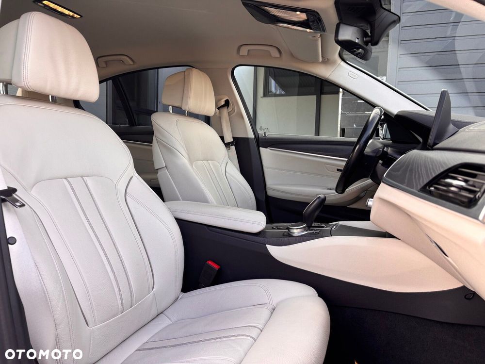 BMW Seria 5 518d Luxury Line - 15
