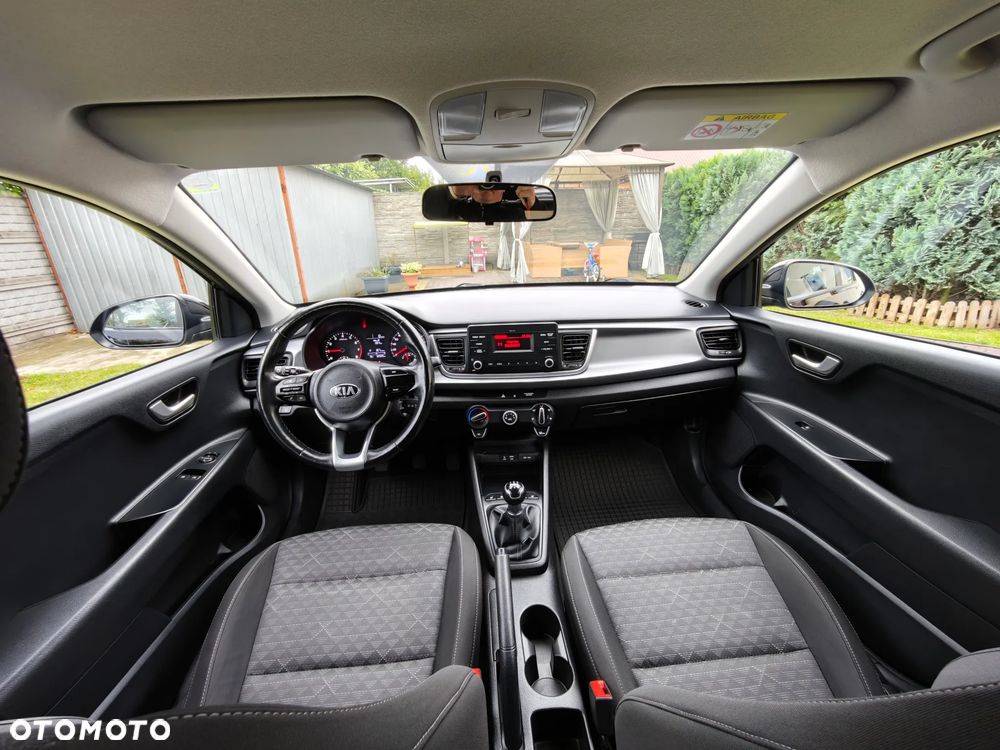 Kia Rio 1.2 L - 23