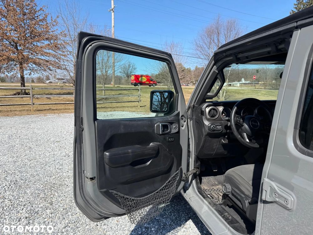Jeep Wrangler - 25