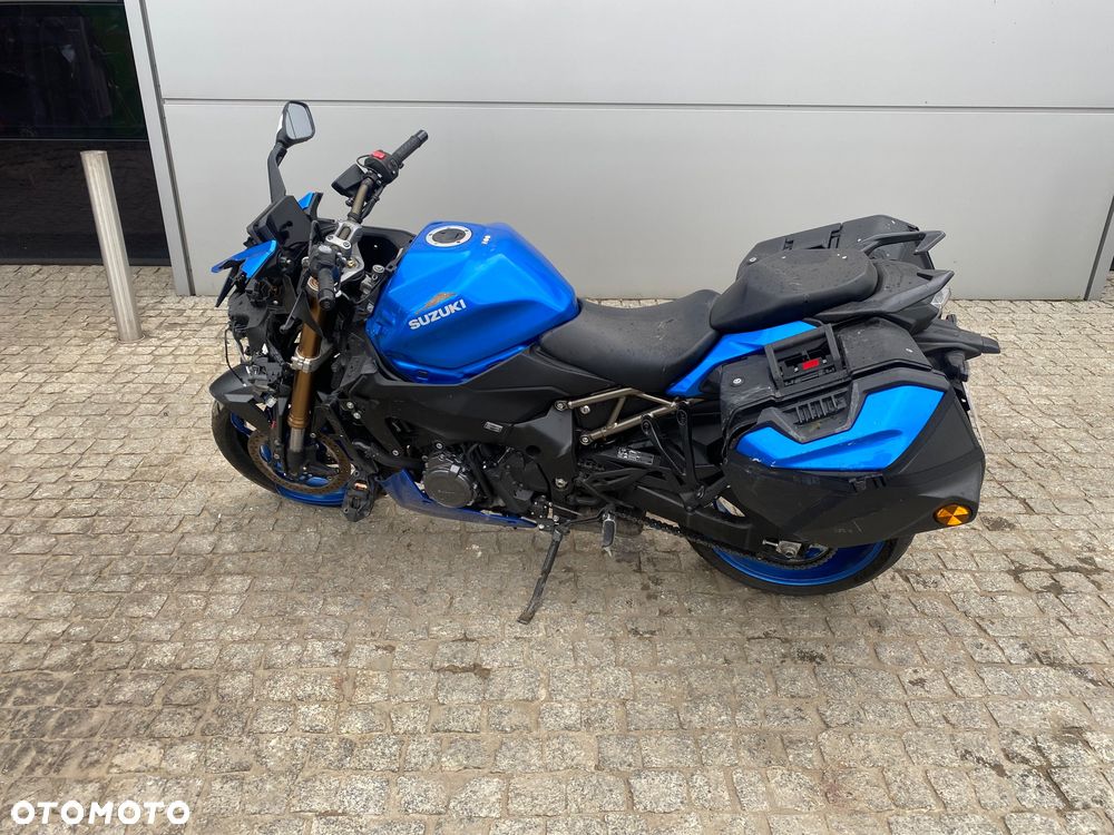 Suzuki GSX - 8