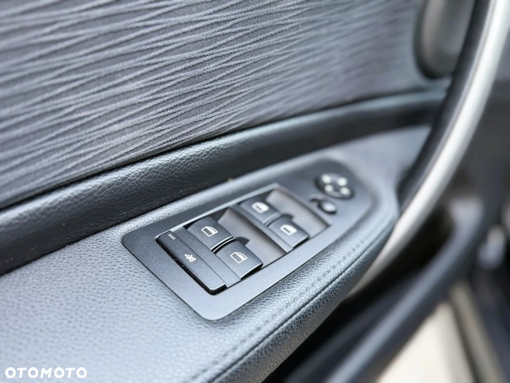 BMW Seria 1 - 16