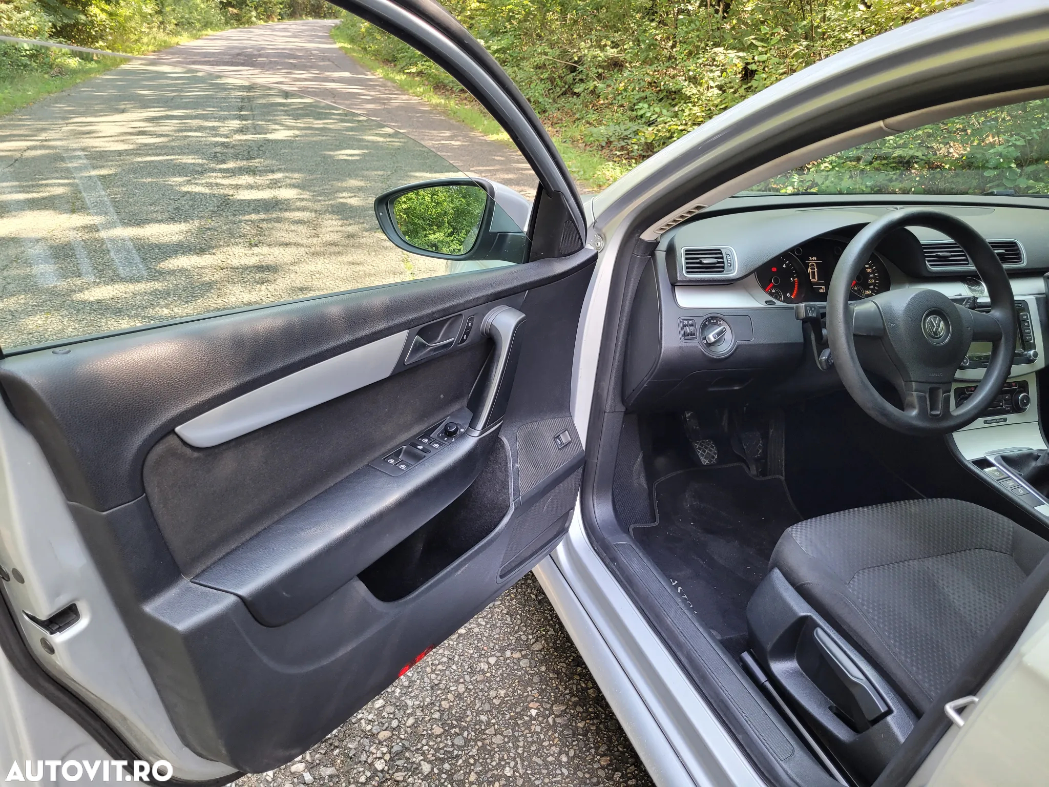 Volkswagen Passat - 11