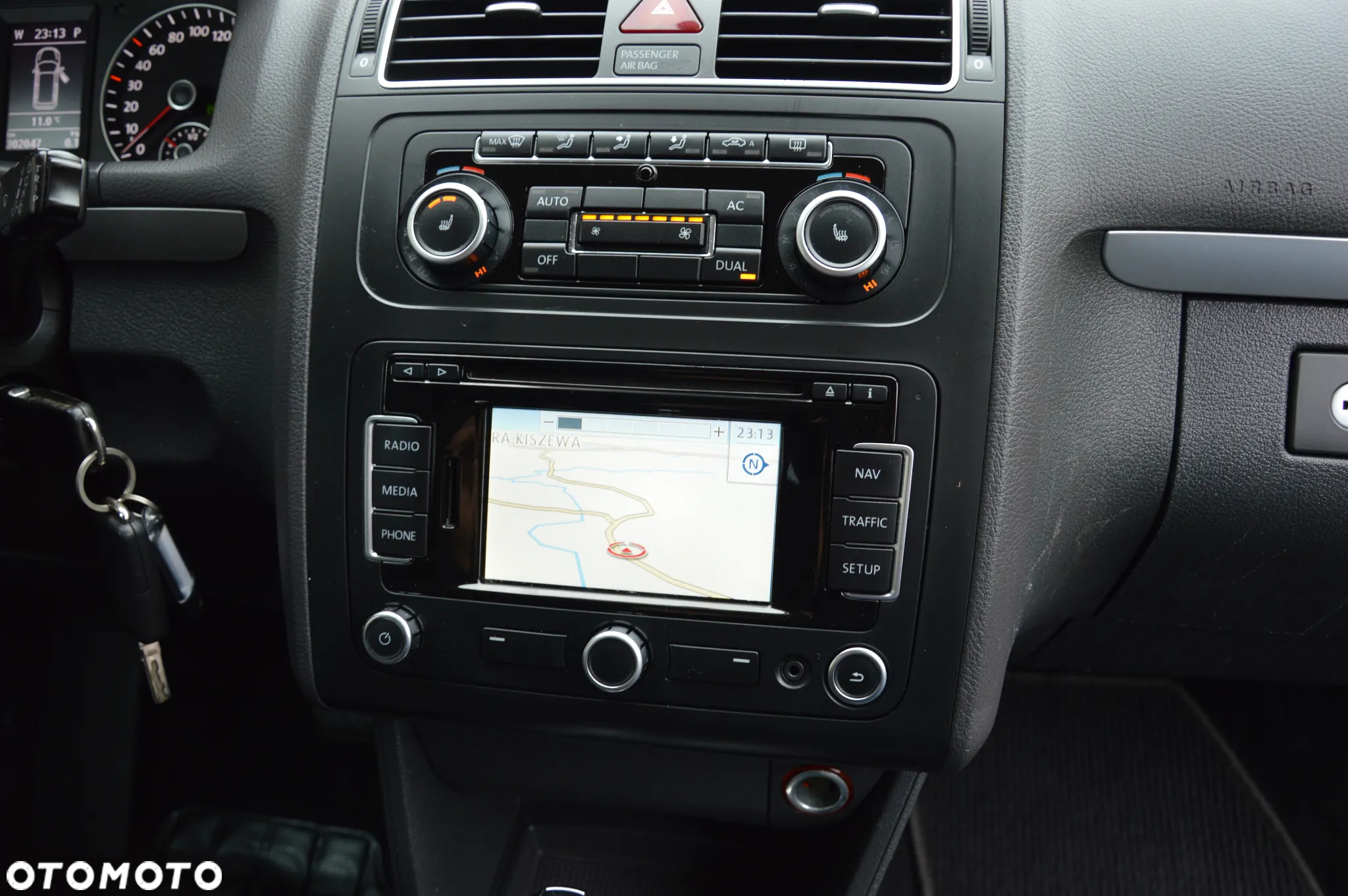 Volkswagen Touran - 28