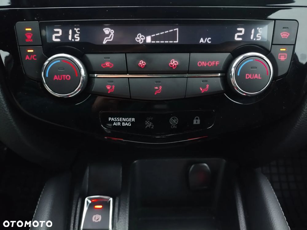 Nissan Qashqai 1.6 DIG-T N-Connecta - 11