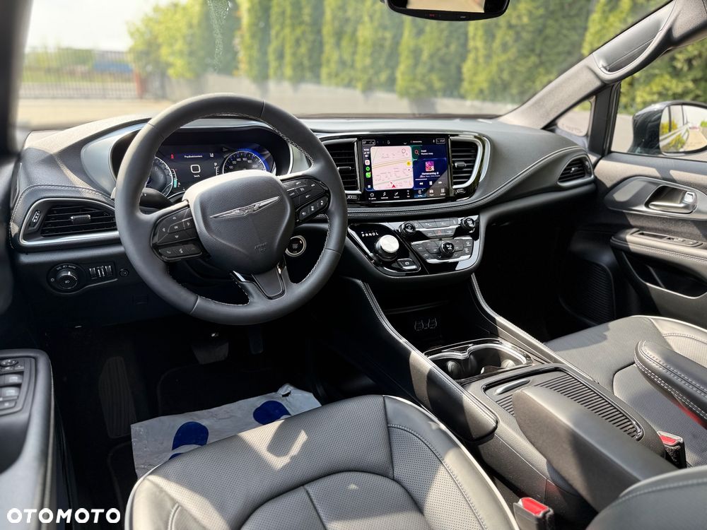 Chrysler Pacifica - 15
