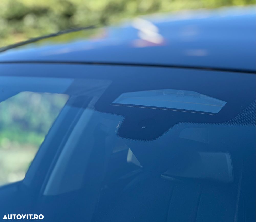BMW Seria 5 520i AT MHEV - 34
