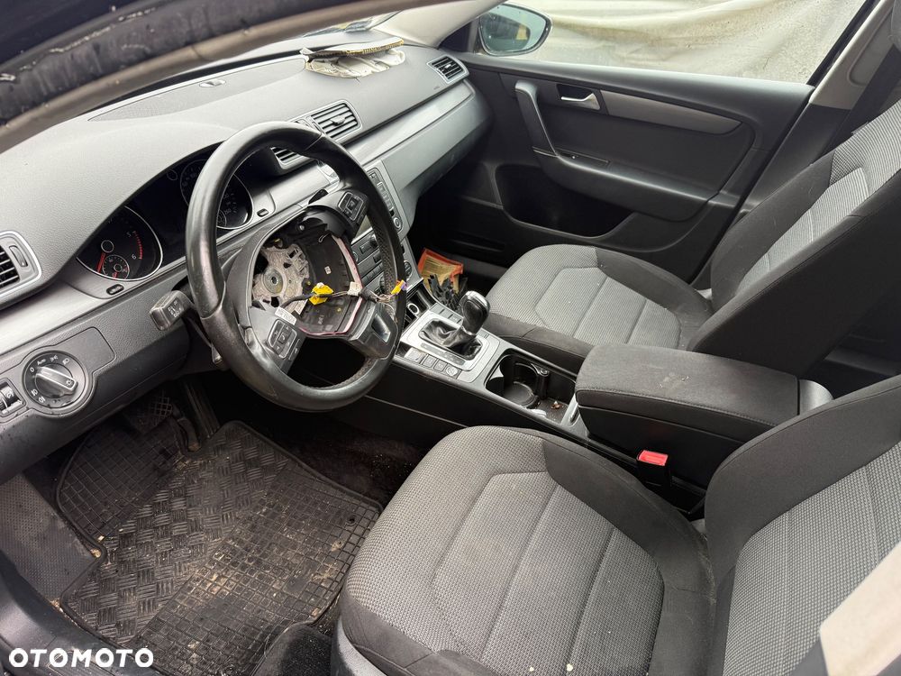 Volkswagen Passat Variant 2.0 TDI Comfortline DSG - 2