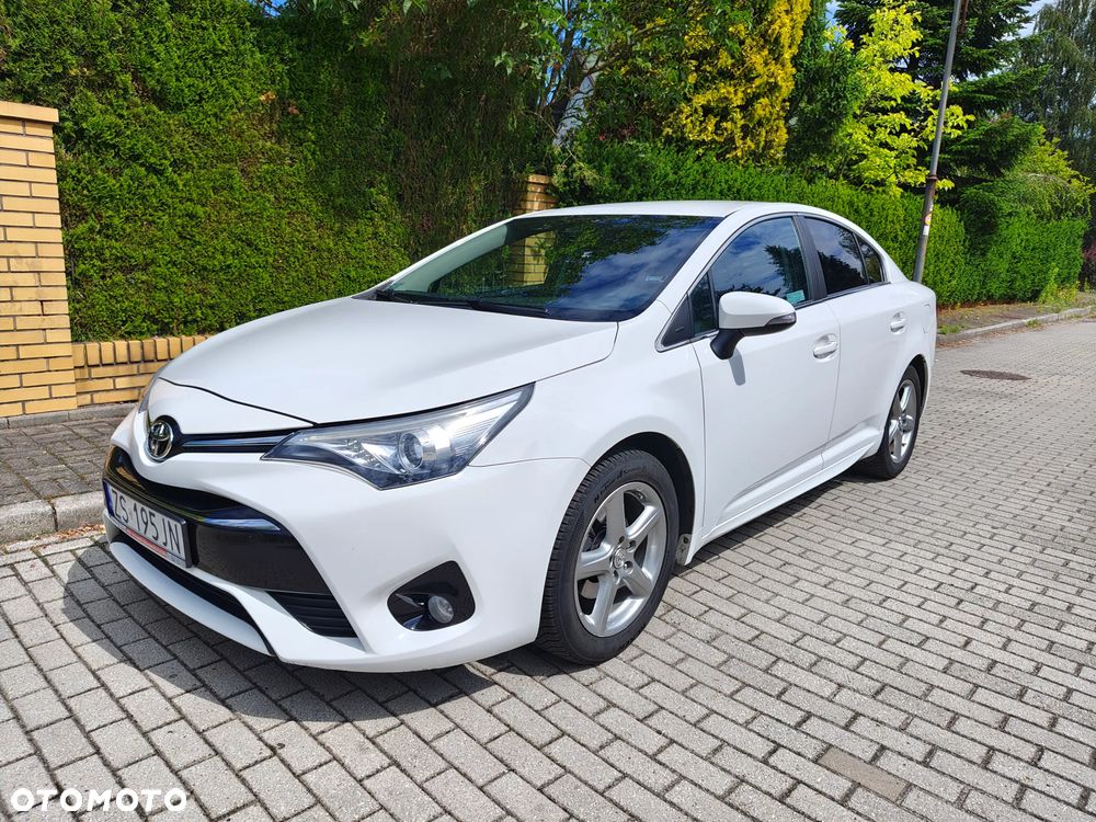 Toyota Avensis 1.8 Premium - 10