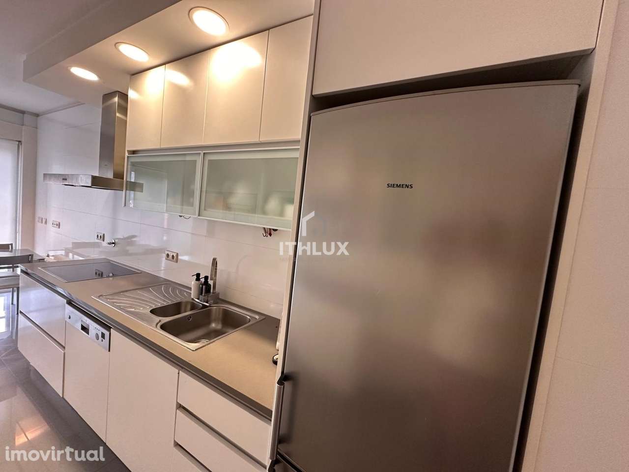 Moradia em Banda T4 com Acabamentos de Luxo em Vila Meã – Conforto, Es - Grande imagem: 4/25