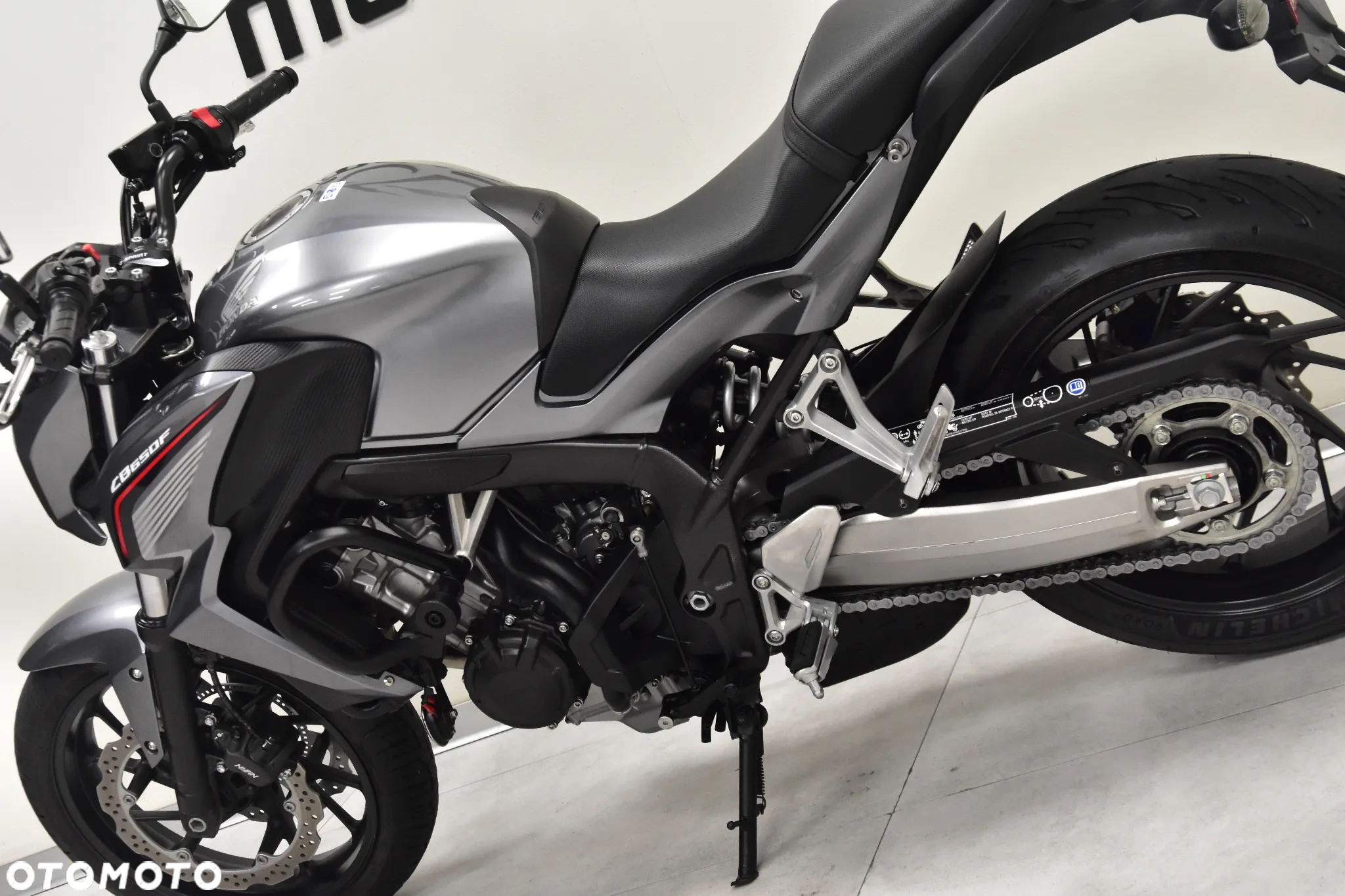 Honda CB - 12