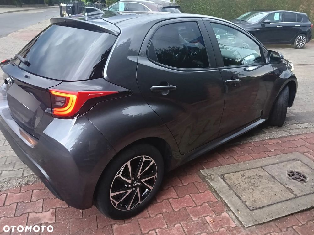 Toyota Yaris 1.0 Premium - 12