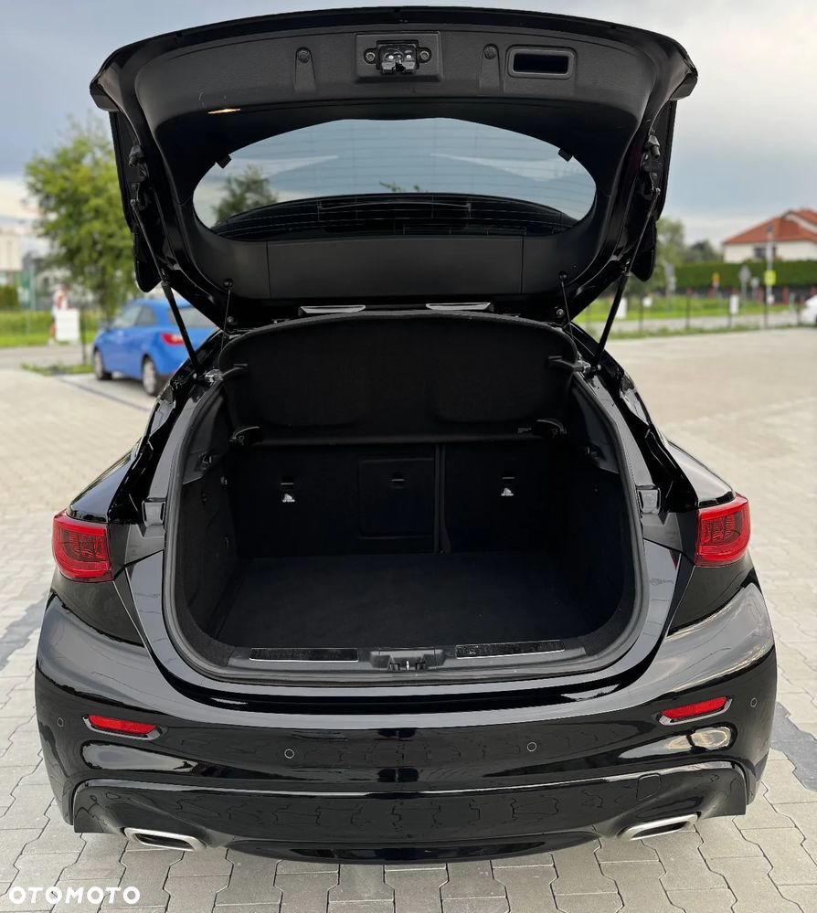 Infiniti Q30 2.2d City Black Edition AWD 7DCT - 10