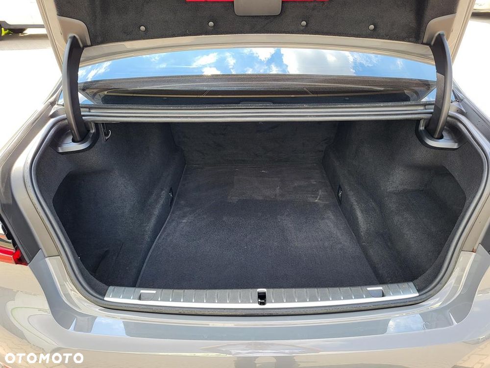 BMW Seria 7 - 25
