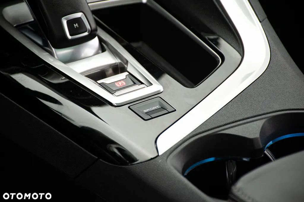 Peugeot 5008 1.6 THP Active S&S EAT6 - 23
