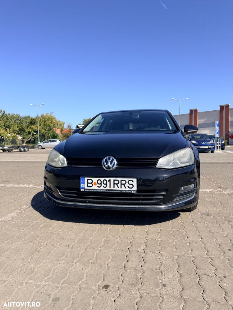 Volkswagen Golf - 1