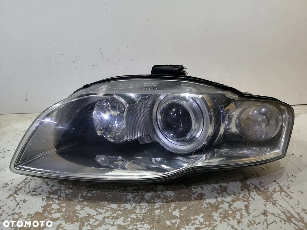 Lampa Lewa Audi A4 8E0 B7 Xenon Nie Skrętny Lampa Przód  Przednia