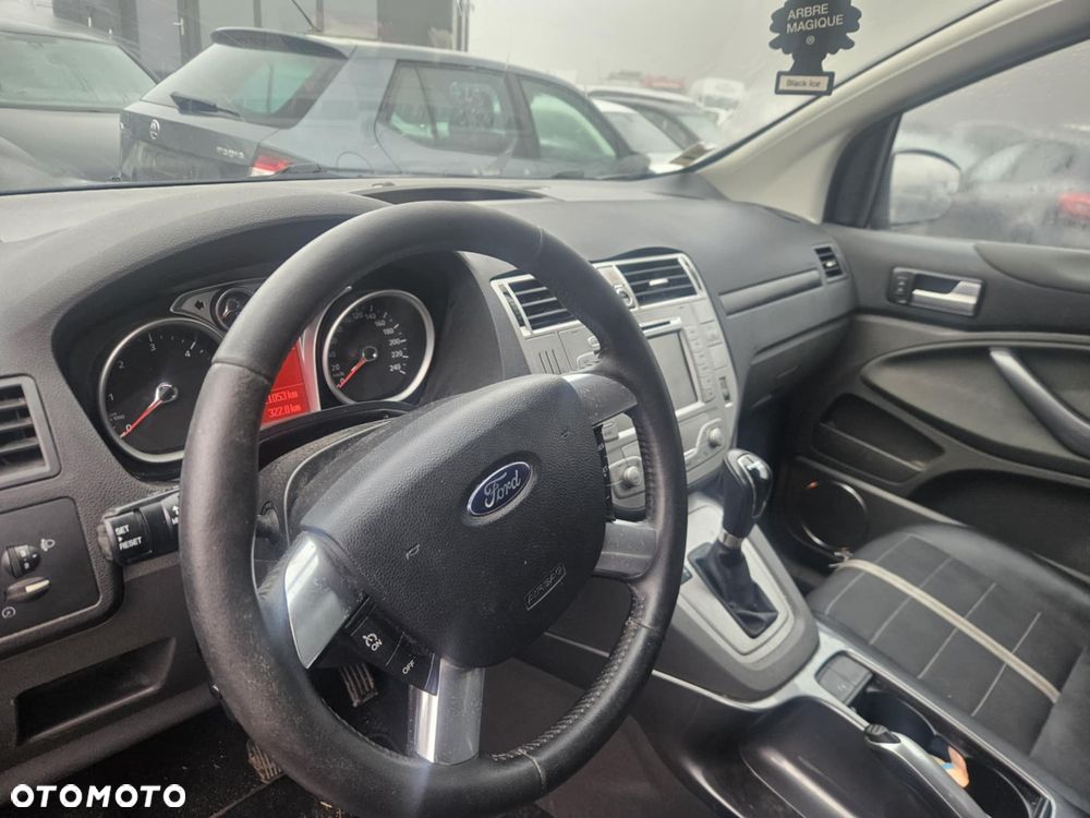 Ford Kuga 2.0 TDCi 4x4 Titanium - 4