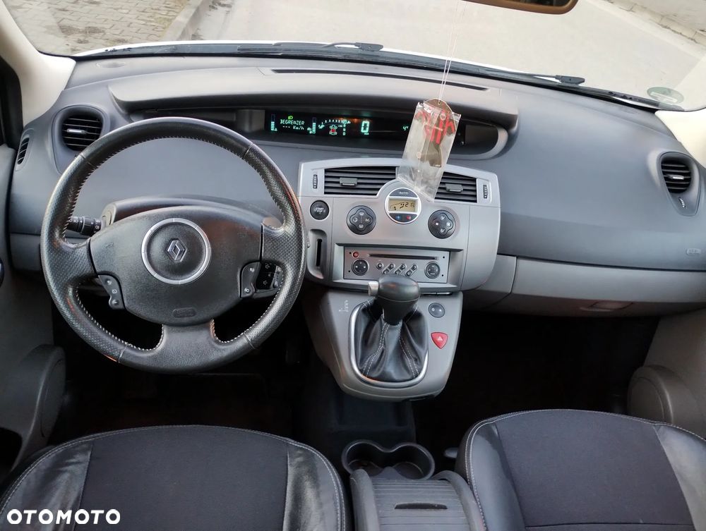 Renault Scenic 1.6 16V Authentique Privilege - 9