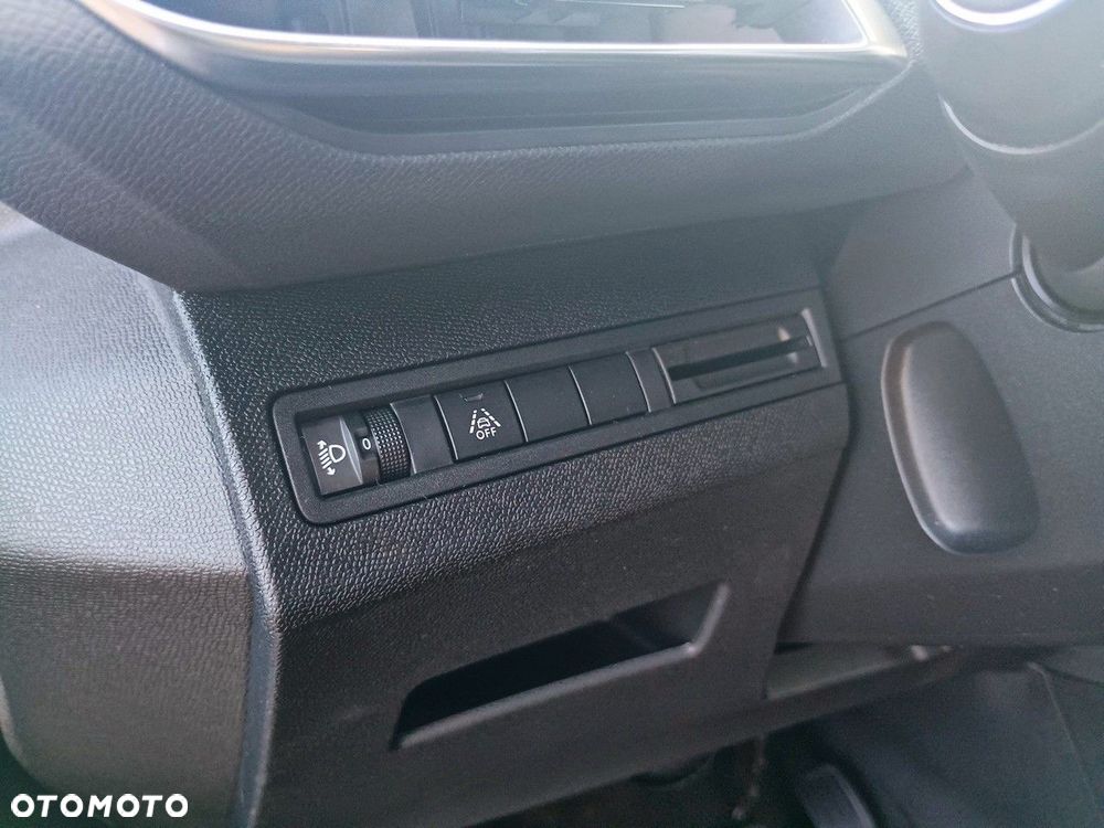 Peugeot 3008 1.2 PureTech Allure Pack S&S EAT8 - 18
