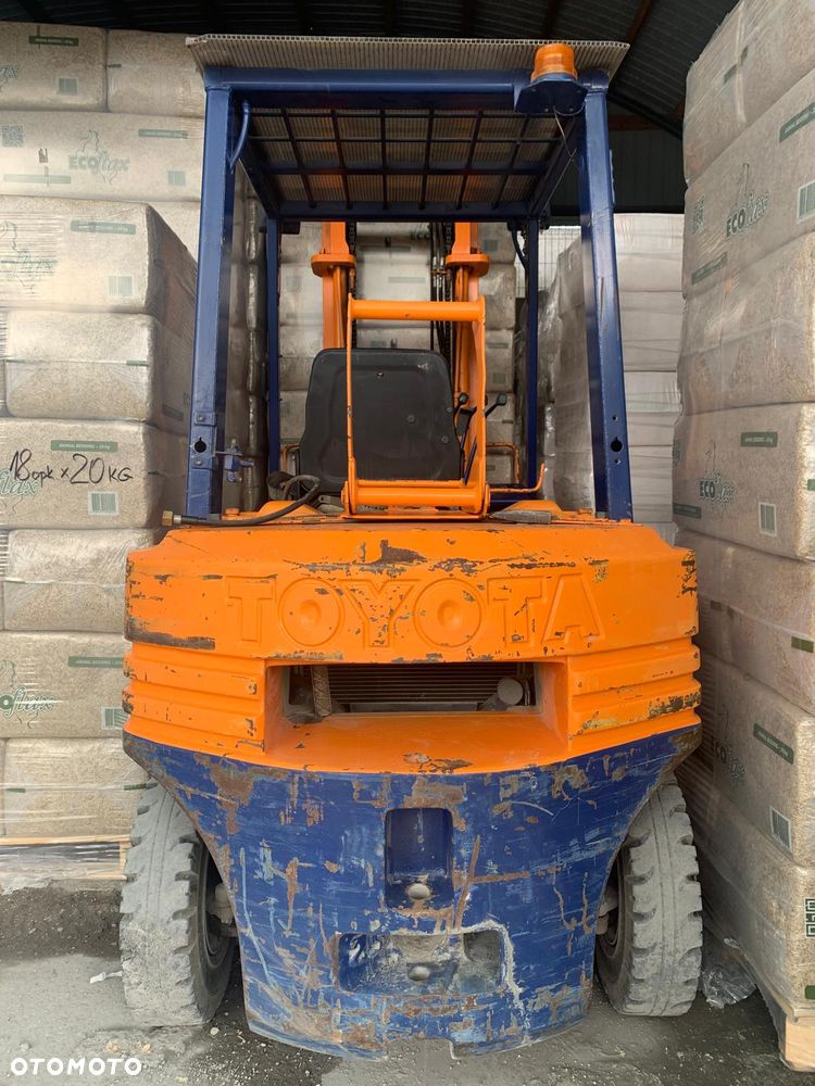 Toyota 5FG25 - 5