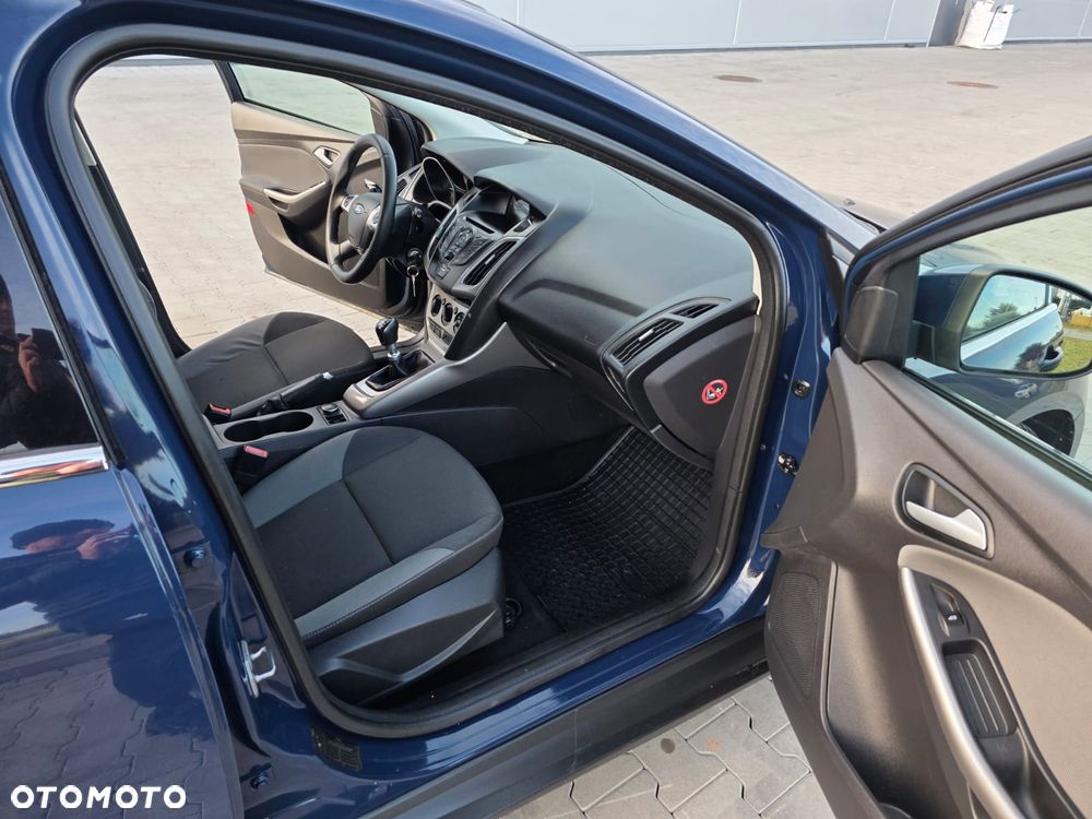 Ford Focus 1.6 TDCi DPF SYNC Edition - 17