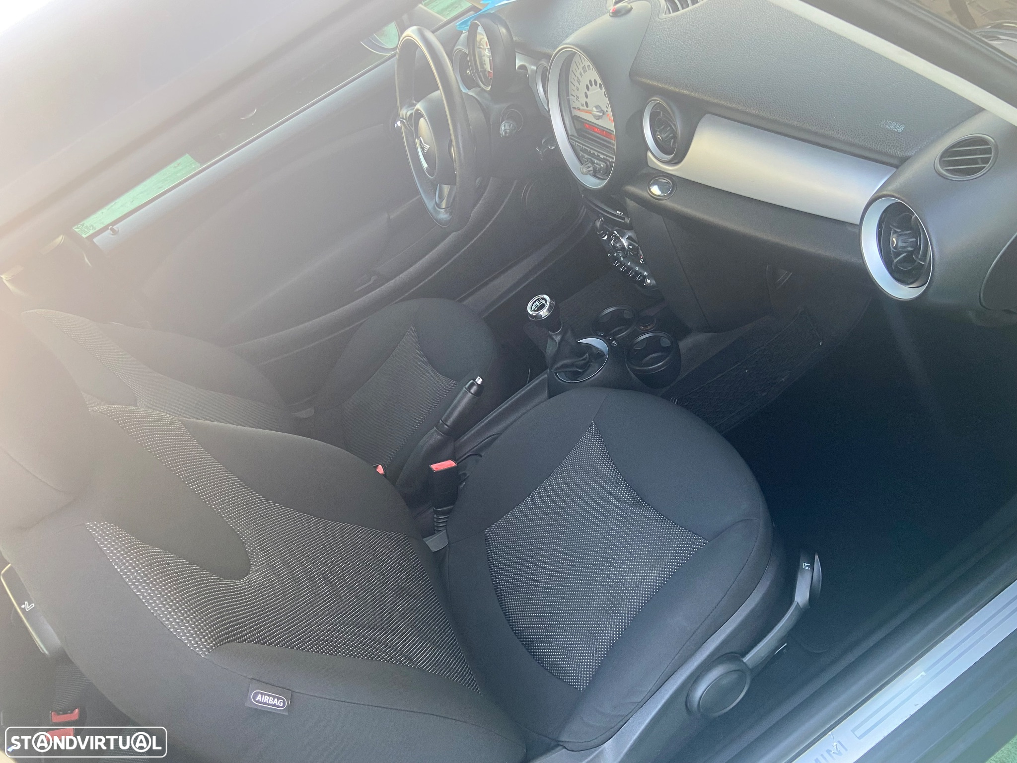 MINI 3 Portas One 1.6 - 18