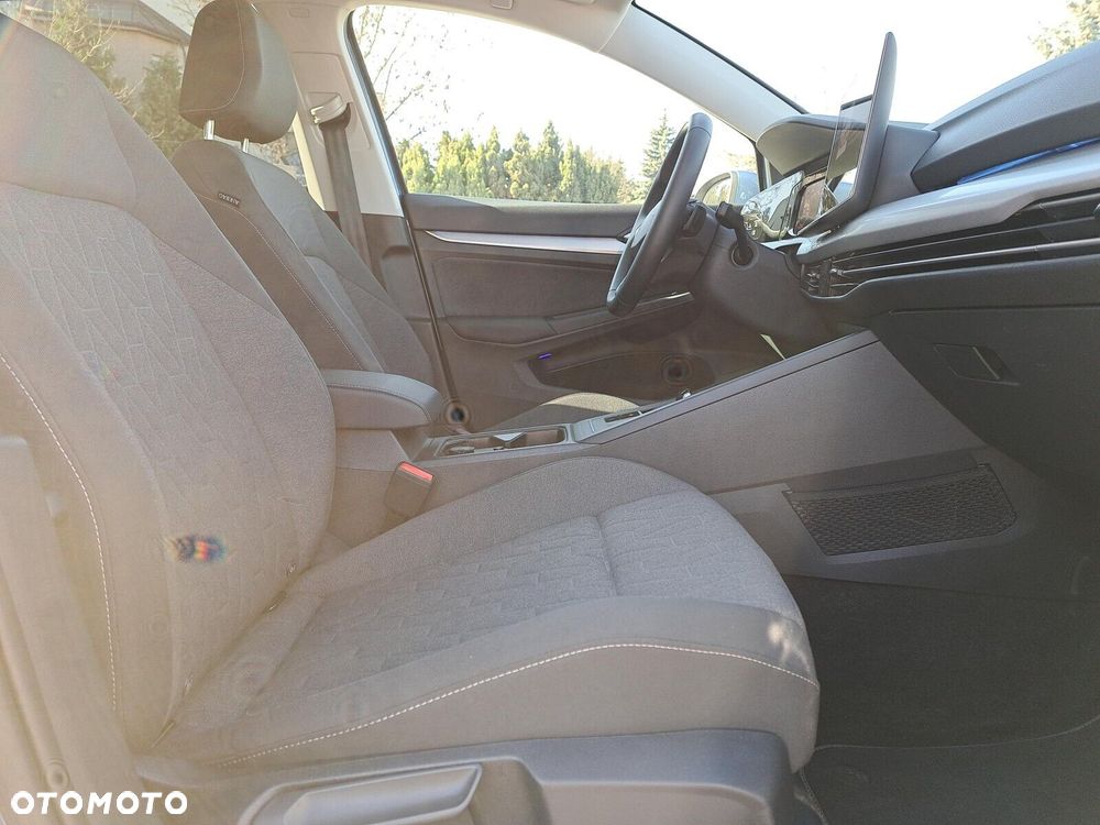 Volkswagen Golf - 22