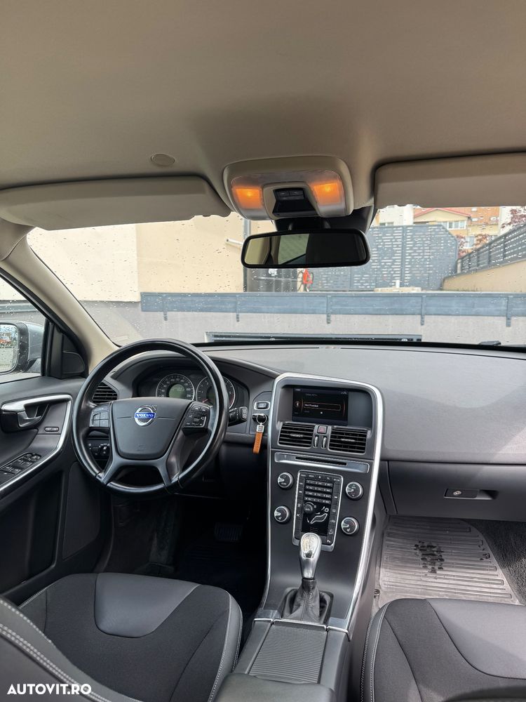 Volvo XC 60 D4 AWD Kinetic - 2