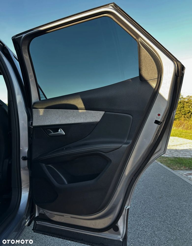 Peugeot 3008 225 e-EAT8 GT - 28