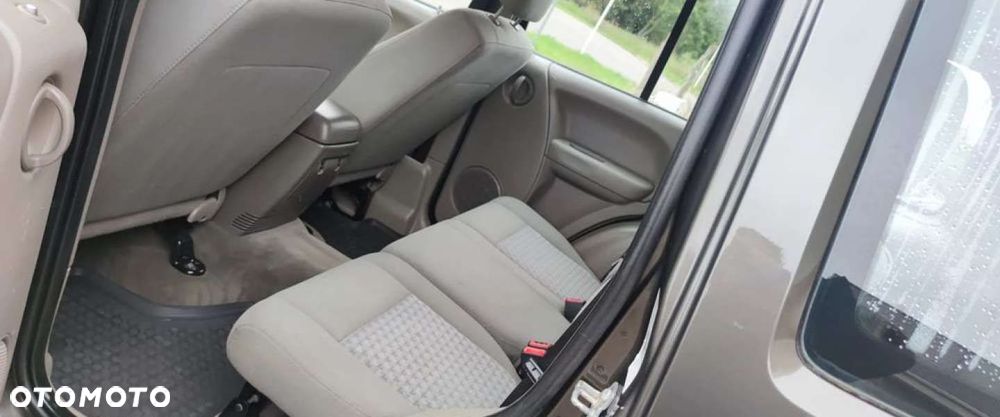 Jeep Cherokee 2.4 Sport - 11