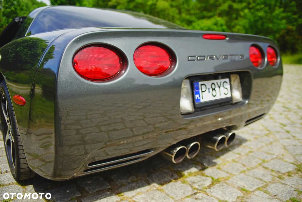 Chevrolet Corvette - 8